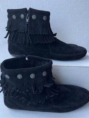 Minnetonka Ankle Boots Women Size 10 Black Suede Fringe Zip Up Moccasin Shoes